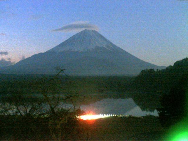 精進湖からの富士山