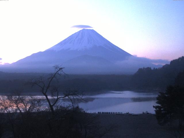 精進湖からの富士山