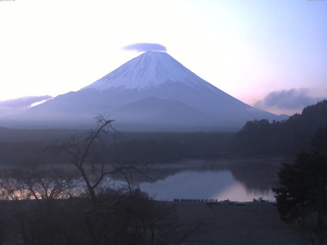 精進湖からの富士山