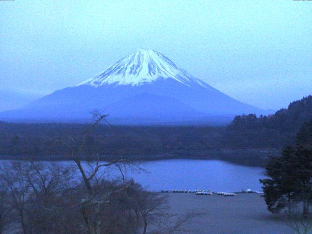 精進湖からの富士山