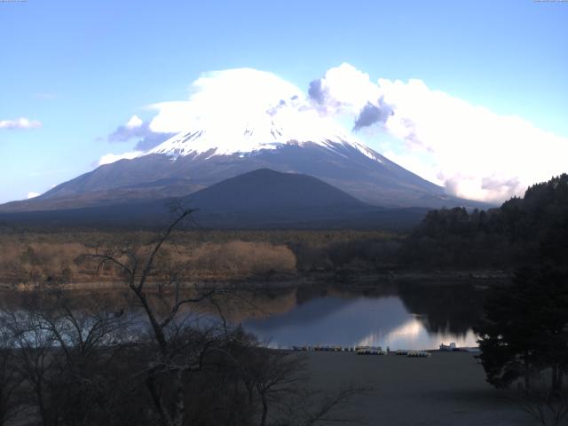 精進湖からの富士山