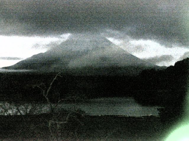 精進湖からの富士山