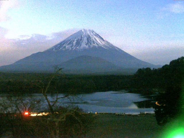 精進湖からの富士山