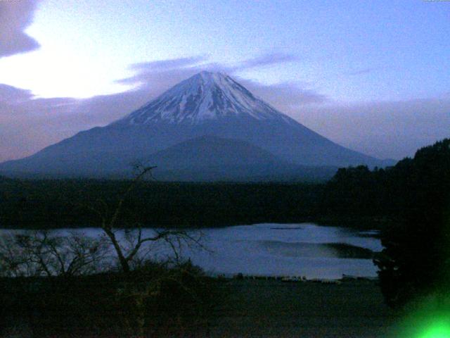 精進湖からの富士山