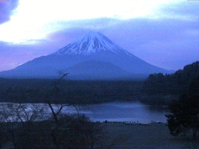 精進湖からの富士山