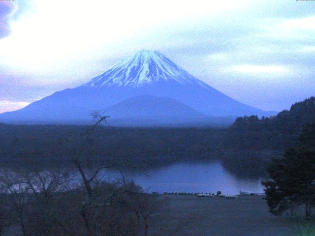 精進湖からの富士山