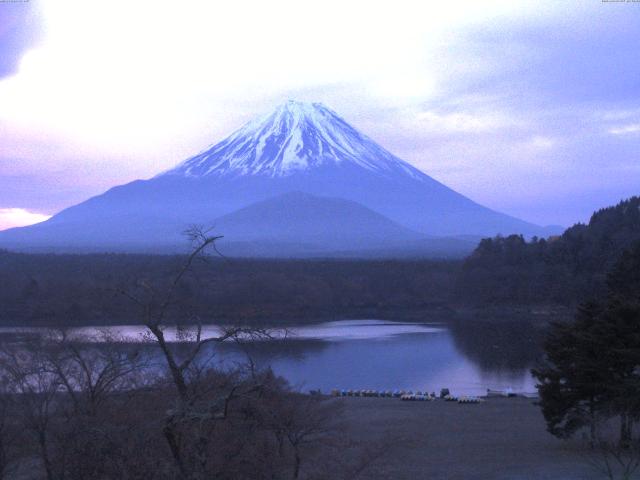 精進湖からの富士山