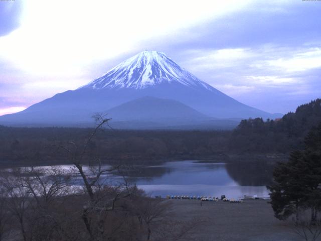 精進湖からの富士山