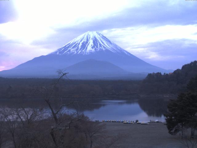 精進湖からの富士山