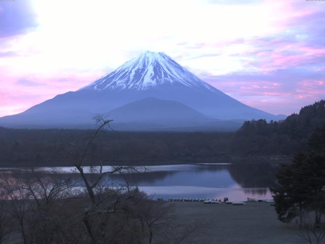 精進湖からの富士山