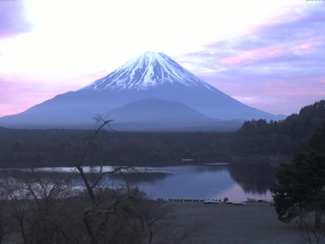 精進湖からの富士山