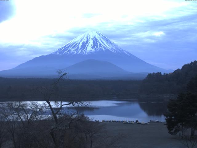 精進湖からの富士山