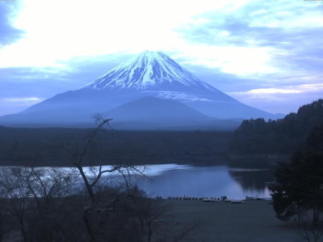 精進湖からの富士山