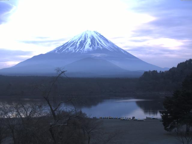 精進湖からの富士山