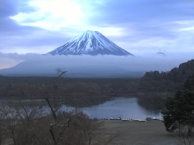 精進湖からの富士山