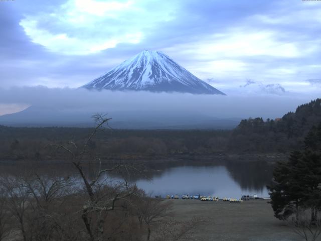 精進湖からの富士山