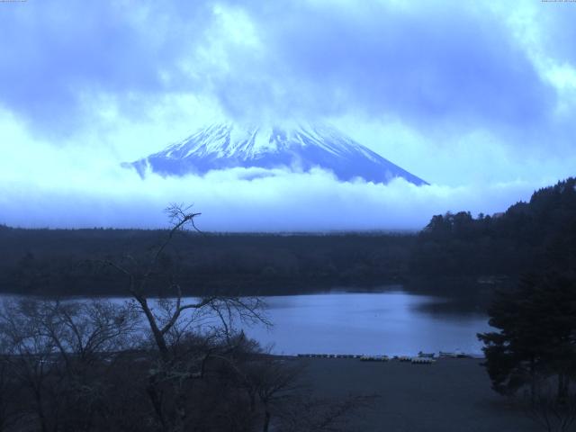 精進湖からの富士山