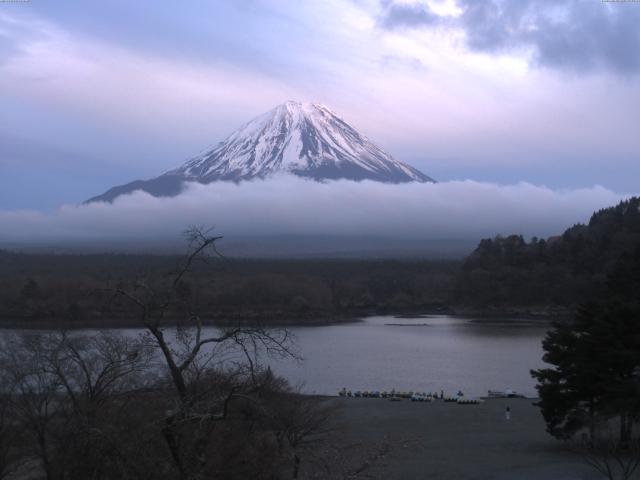 精進湖からの富士山