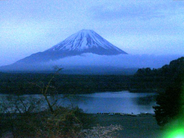 精進湖からの富士山