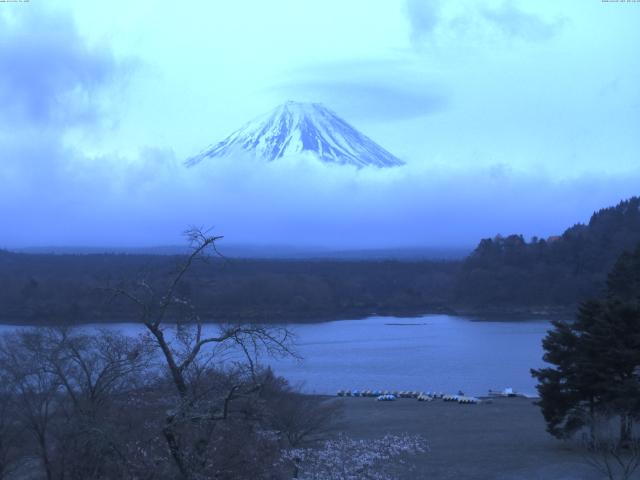 精進湖からの富士山