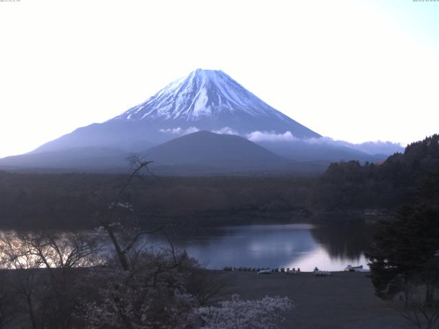 精進湖からの富士山