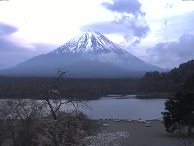 精進湖からの富士山
