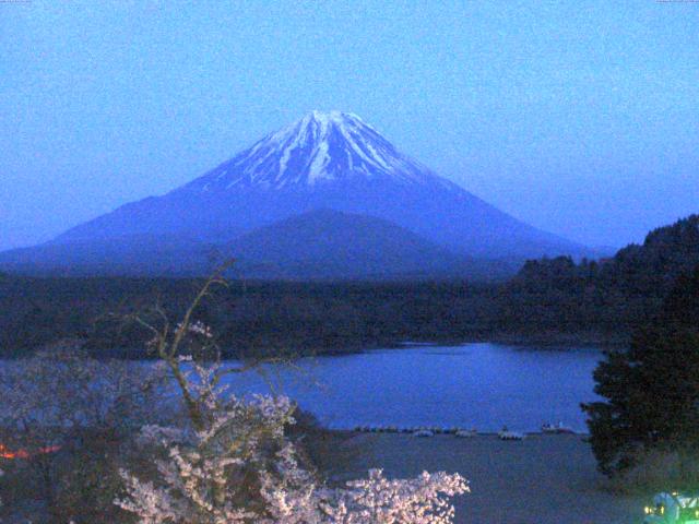 精進湖からの富士山