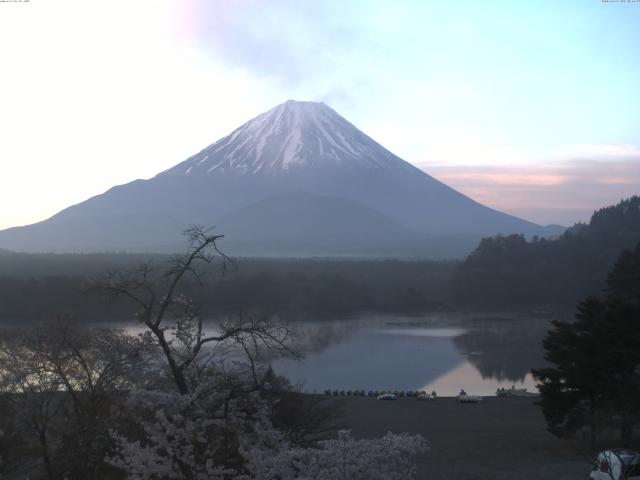 精進湖からの富士山