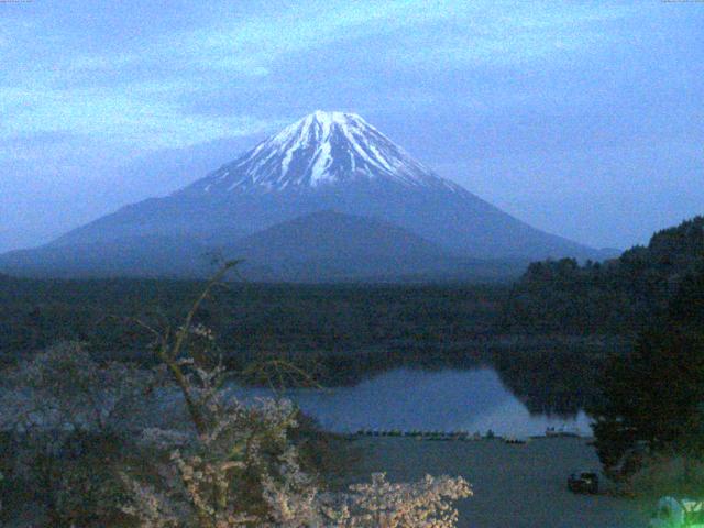 精進湖からの富士山