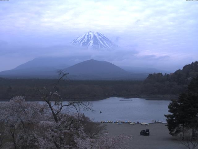 精進湖からの富士山