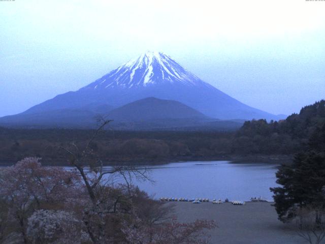 精進湖からの富士山