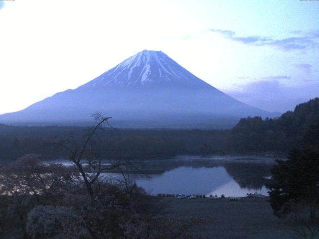 精進湖からの富士山