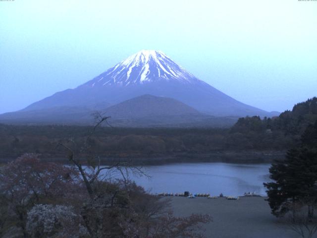 精進湖からの富士山