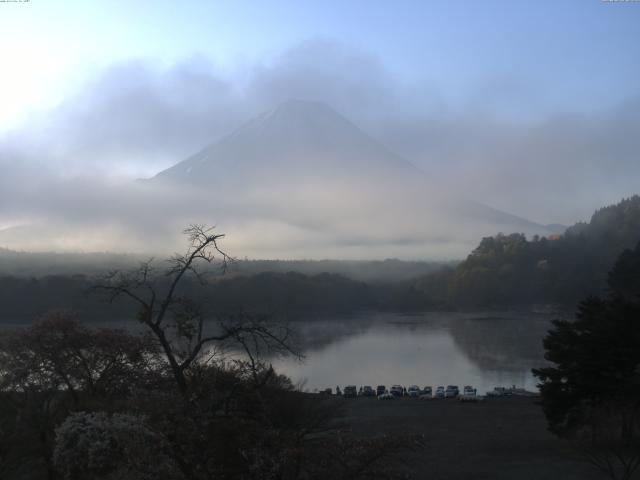 精進湖からの富士山