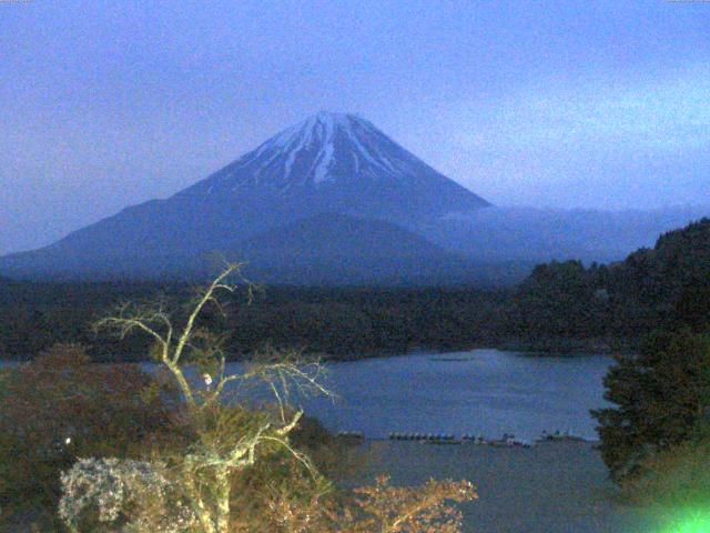 精進湖からの富士山