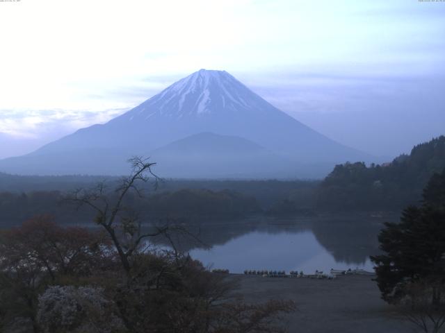 精進湖からの富士山