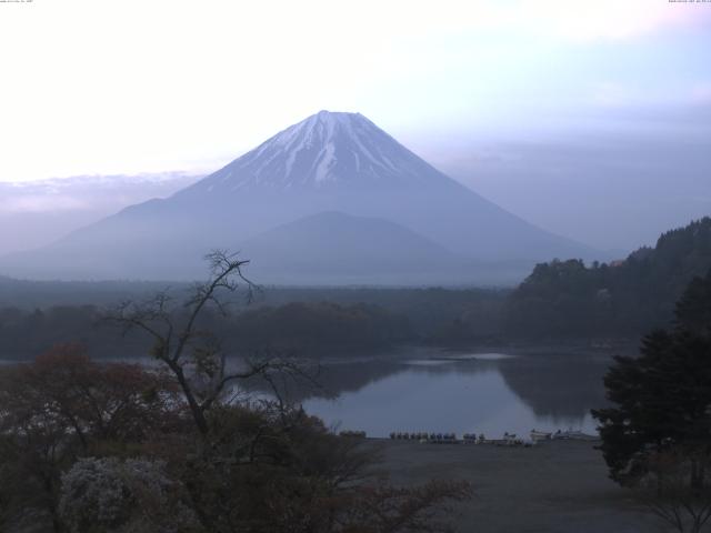 精進湖からの富士山