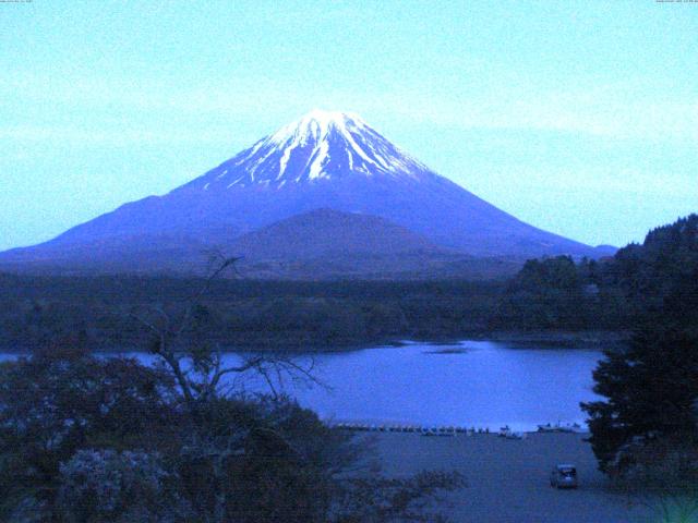 精進湖からの富士山