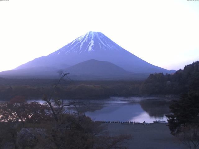 精進湖からの富士山