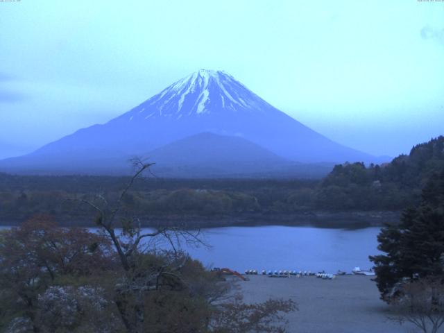 精進湖からの富士山