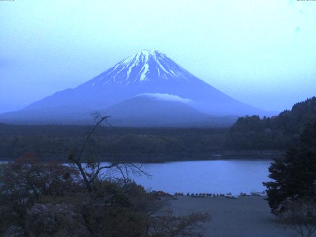 精進湖からの富士山