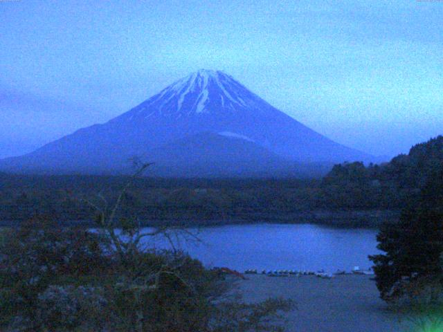 精進湖からの富士山