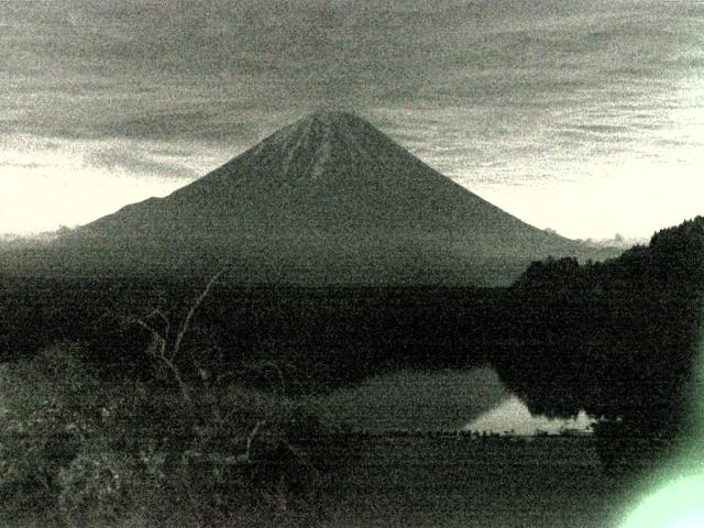 精進湖からの富士山
