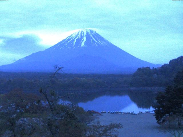 精進湖からの富士山