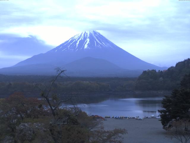 精進湖からの富士山