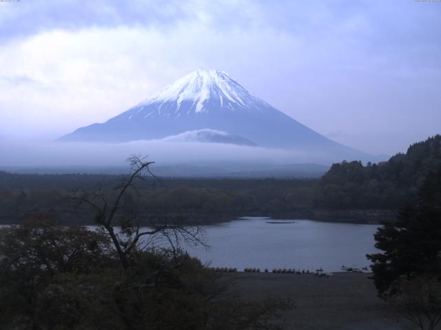 精進湖からの富士山