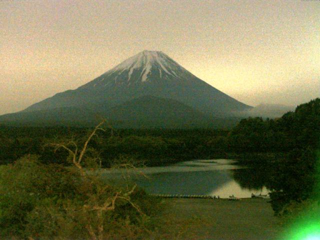 精進湖からの富士山