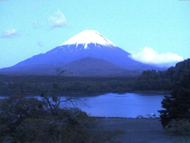 精進湖からの富士山