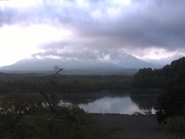 精進湖からの富士山