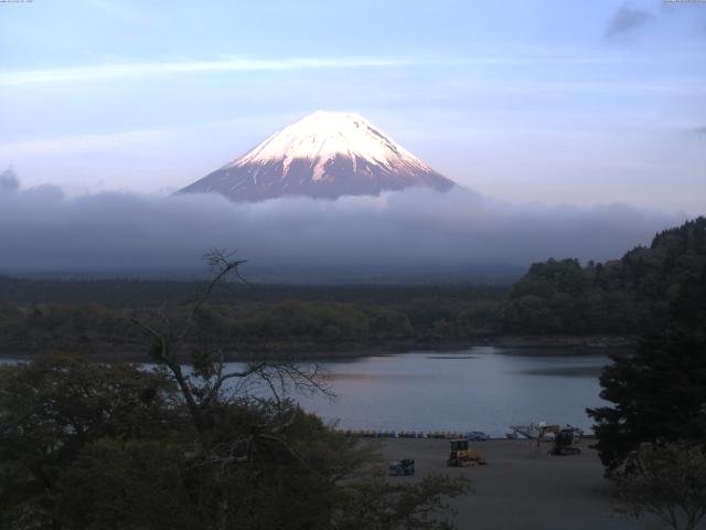 精進湖からの富士山